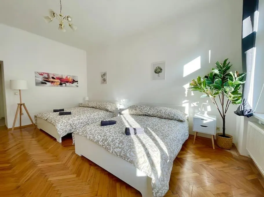 Sunny & Calm Stylish Flat location