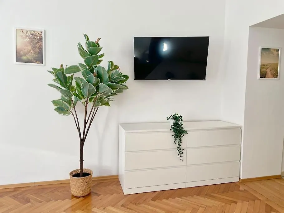 Sunny & Calm Stylish Flat Apartment Vienna Austria